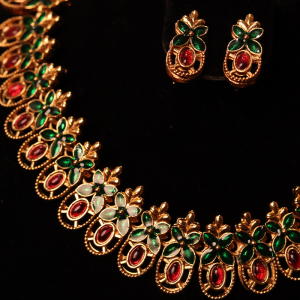 Traditional Flower Kemp Stone Necklace with Earrings