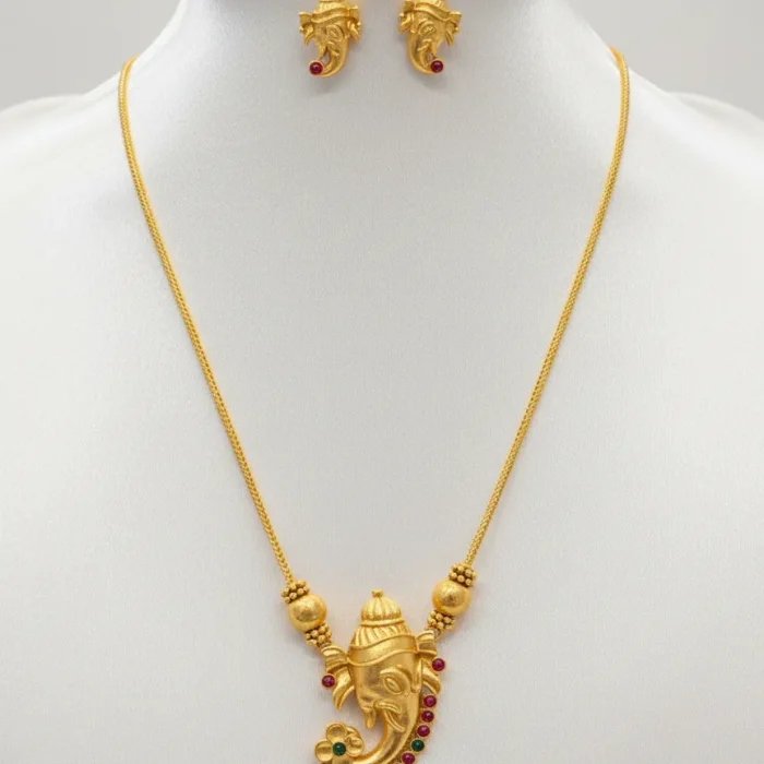 Ganapathi pendant chain with Earrings2