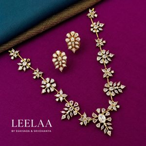Winter Bloom Necklace Set.